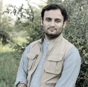 Meet your Posher, Farida